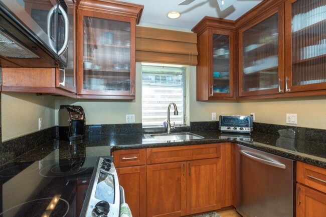 Building Photo - 78-7030 Alii Dr #309