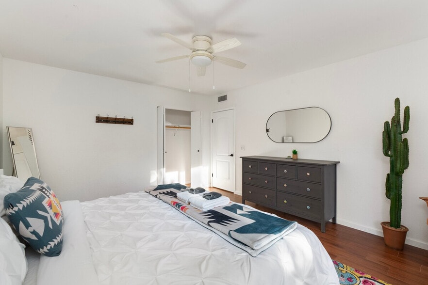 Building Photo - 228 Caballo Dr