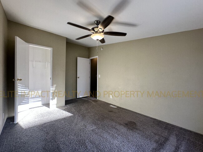 Building Photo - 1664 W Coralbrooke Dr