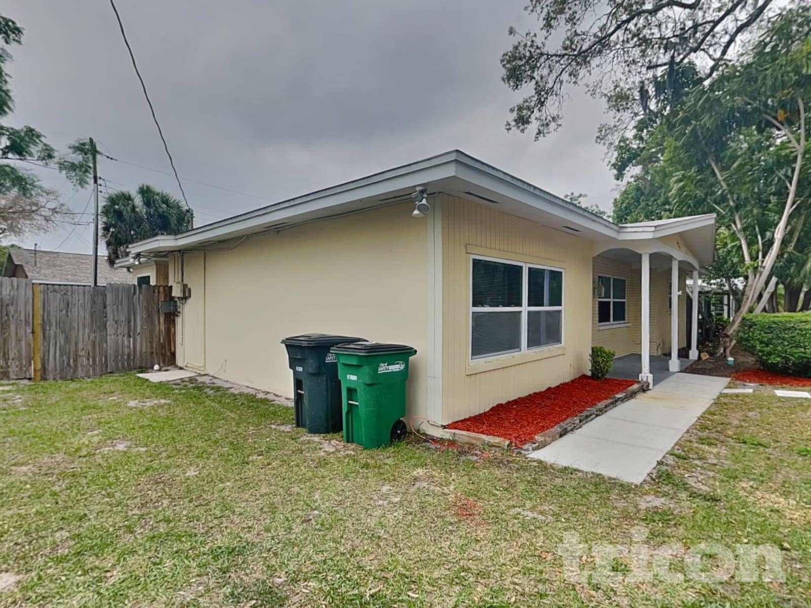 Building Photo - 615 5th Ave N