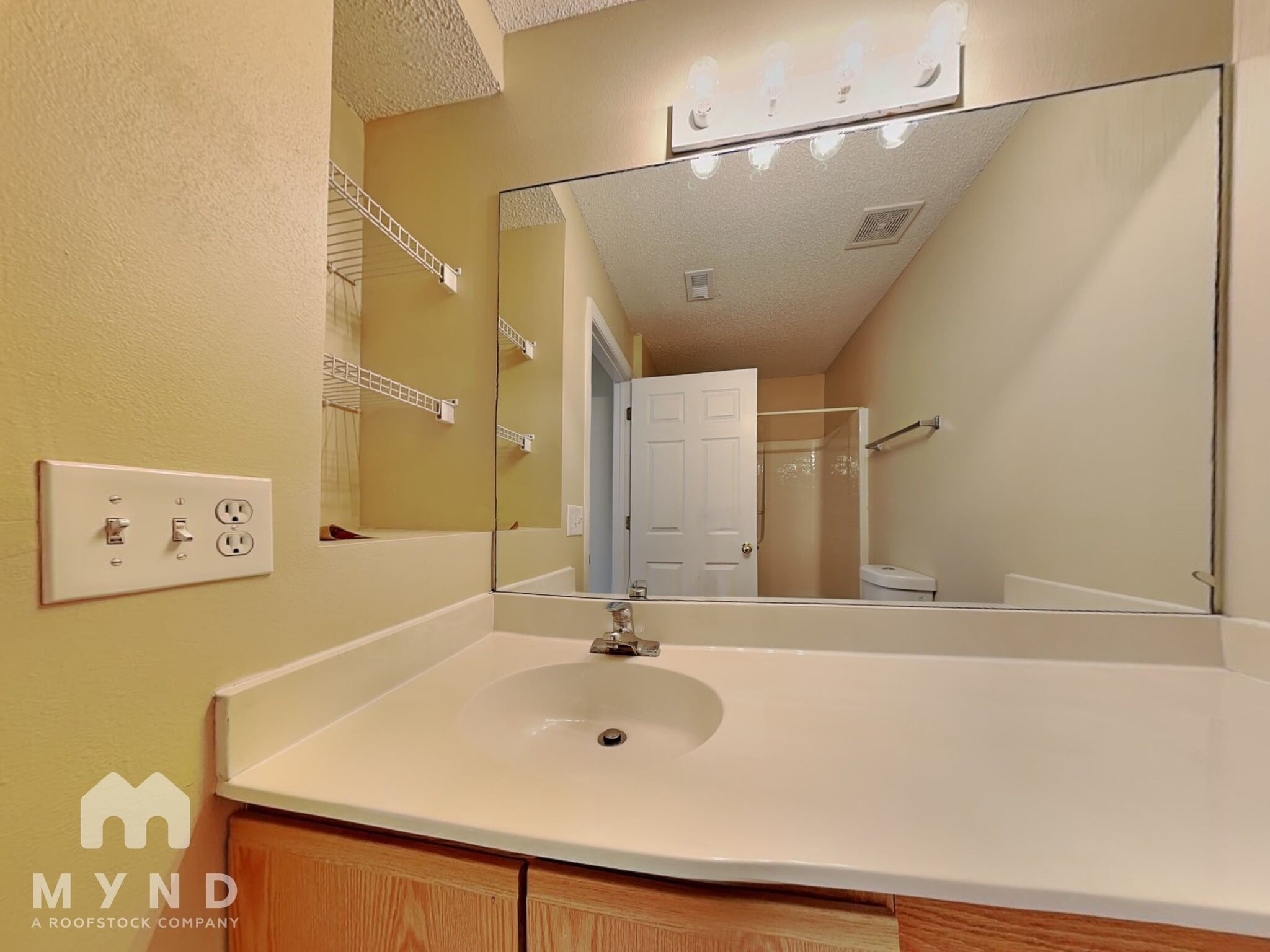 Building Photo - 12244 Pine Bluff St