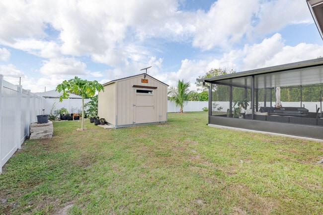 Building Photo - 2626 SW Monterrey Ln