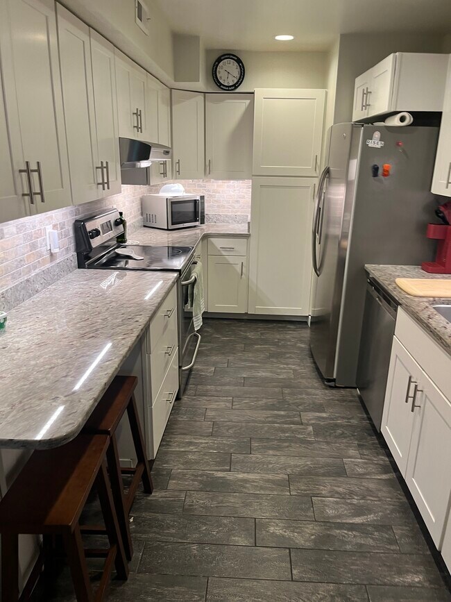 Building Photo - 839 Virginia Beach Blvd