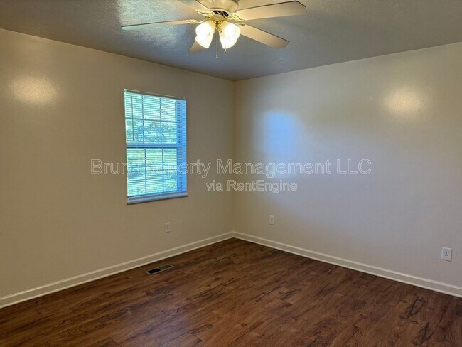 Building Photo - 5036 Willoway Dr