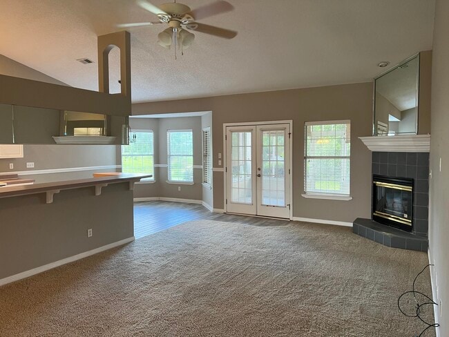 Building Photo - 195 S Shore Dr