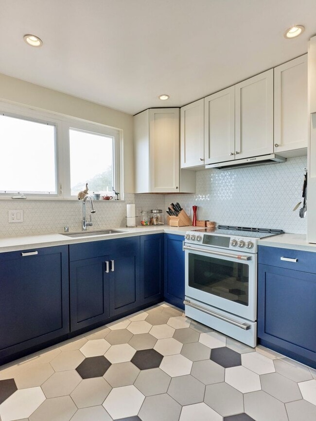 Building Photo - Forest Knolls: Luxuriously Remodeled Single Family Home w/ Expansive Views, Family Room, Office, ...