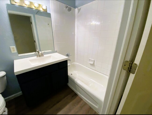 Building Photo - 17293 E Ford Dr