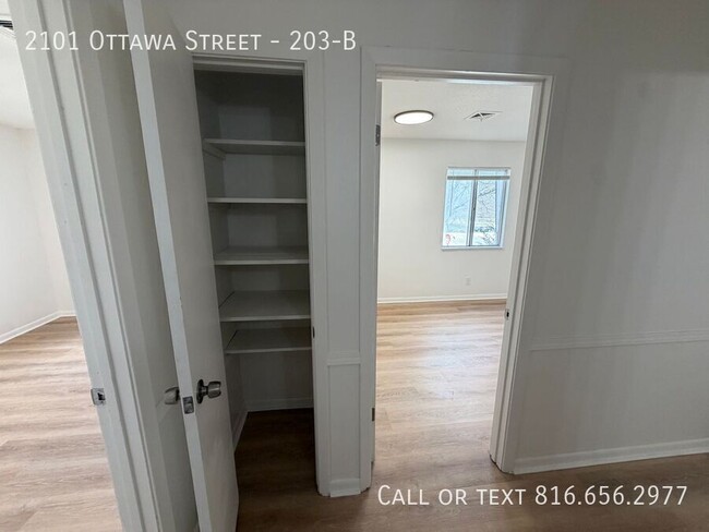 Building Photo - 2101 Ottawa St