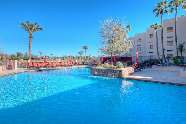 Building Photo - 7401 N Scottsdale Rd