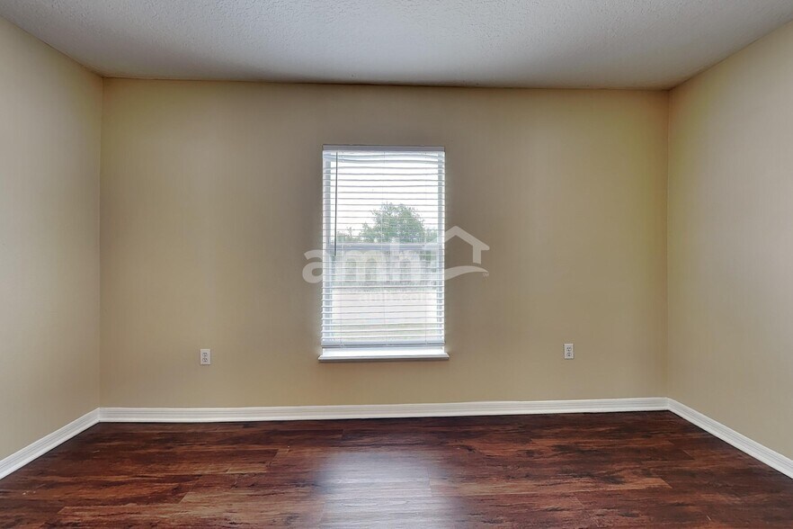 Building Photo - 1051 Brenton Leaf Dr