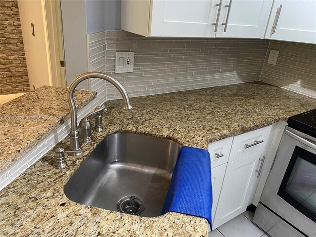 Building Photo - 16387 Water Way