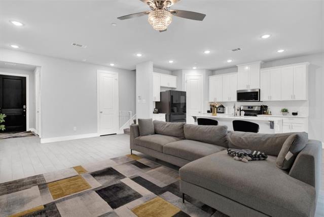 Building Photo - 525 Teton St