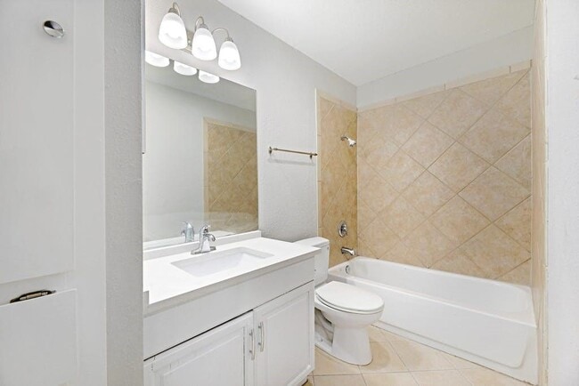 Building Photo - 1214 Doonesbury Dr