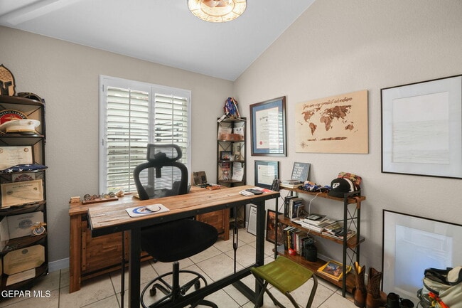 Building Photo - 6052 Bandolero Dr