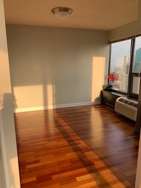 Building Photo - 30 E Huron St