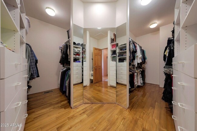 Building Photo - FULLY FURNISHED SEDONA DREAM HOME AWAITS