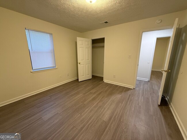 Building Photo - 1091 Cantrell Ln