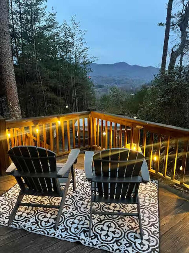 Building Photo - 62 Bailey Ave