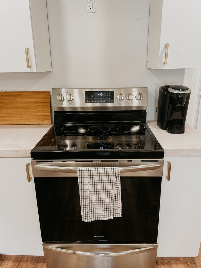 Building Photo - 3225 Colcord Ave