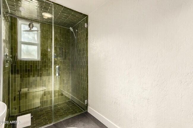 Building Photo - 1519 W Flower Cir N