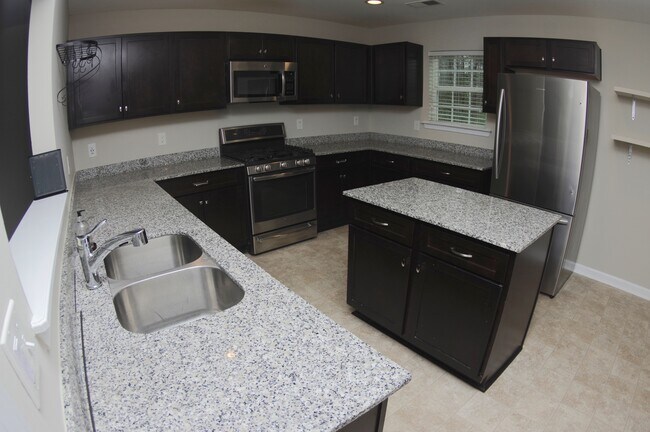 Building Photo - 129 Vermillion Dr