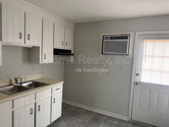 Building Photo - 1143 Williford St