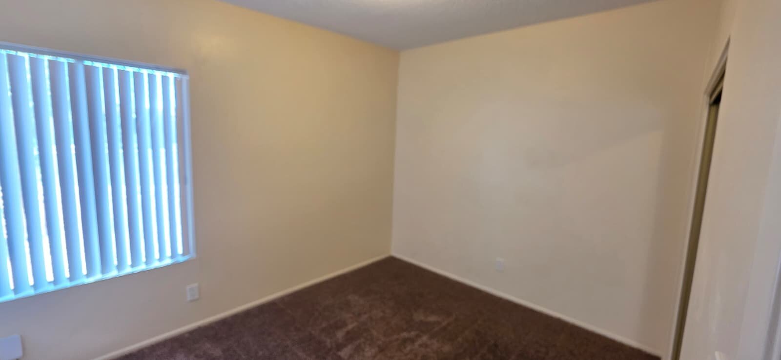 Building Photo - 24 N Mesa Dr