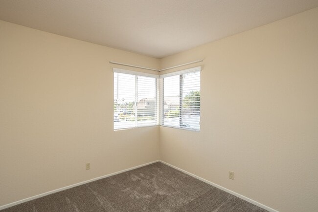 Building Photo - Beautiful Home In Coveted Rancho Del Oro!