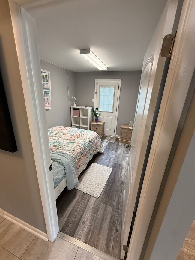 Building Photo - Large House in Cherry Hill East for Rent