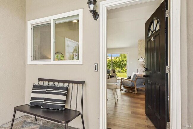 Building Photo - 53 Labrea Way