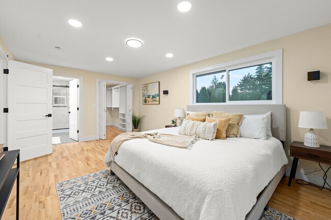 Building Photo - 130 SW 194th St