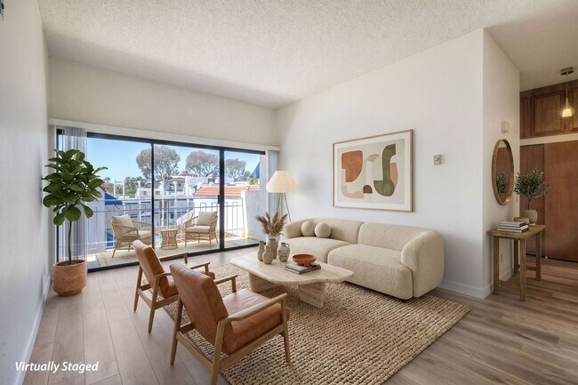 Building Photo - La Jolla Pines- Top Level 2 Bed/2 Ba Available Now!!