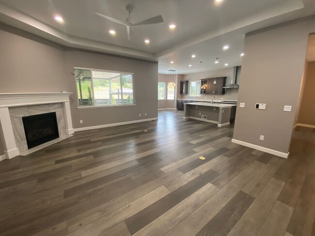Building Photo - Incredible Home in Parker