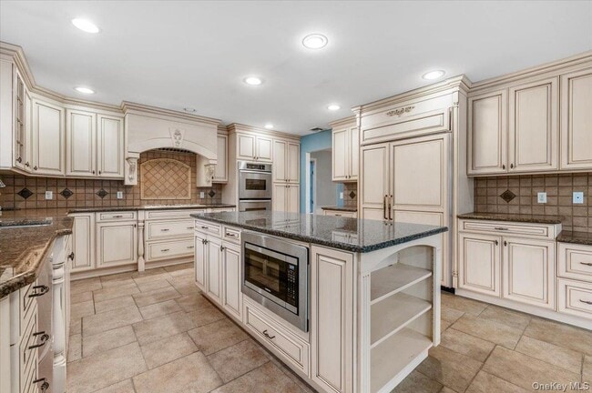 Building Photo - 2495 Navy Pl