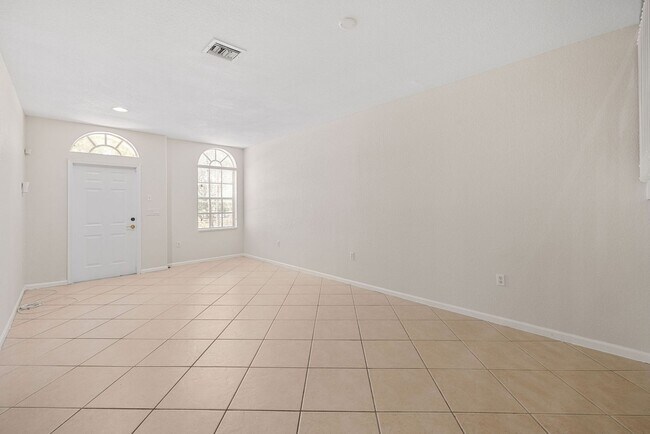 Building Photo - 8401 SW 25th Ct