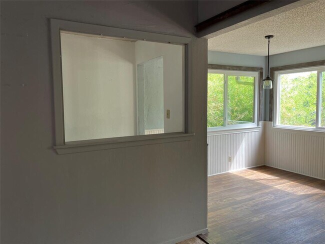 Building Photo - 602 Splitrock
