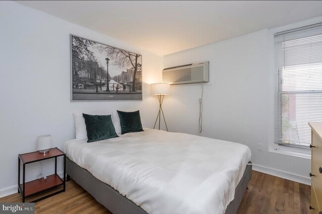 Building Photo - 1413 Lombard St