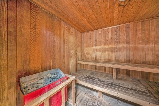 Building Photo - 2559 Plaza del Amo