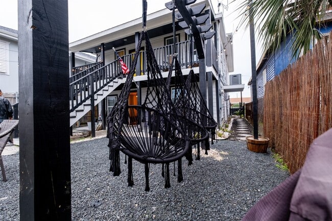 Building Photo - 4017 M Ave