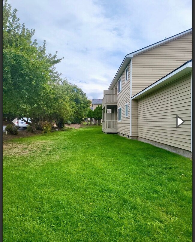 Building Photo - 5425 Glenridge Wy