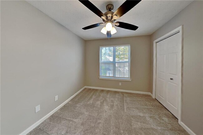 Building Photo - 3366 English Oaks Dr NW
