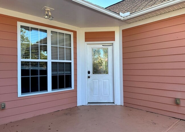 Building Photo - Available June 1st. Gorgeous 3 BR/2 BA Home Available in Desirable Whitney Lakes!