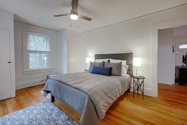 Building Photo - 150 Hall St