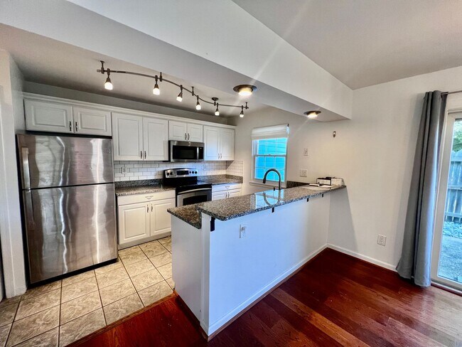 Building Photo - 602 Barwick Ct