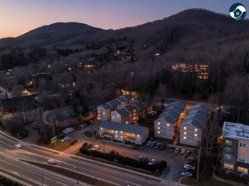 Building Photo - 229 E King St