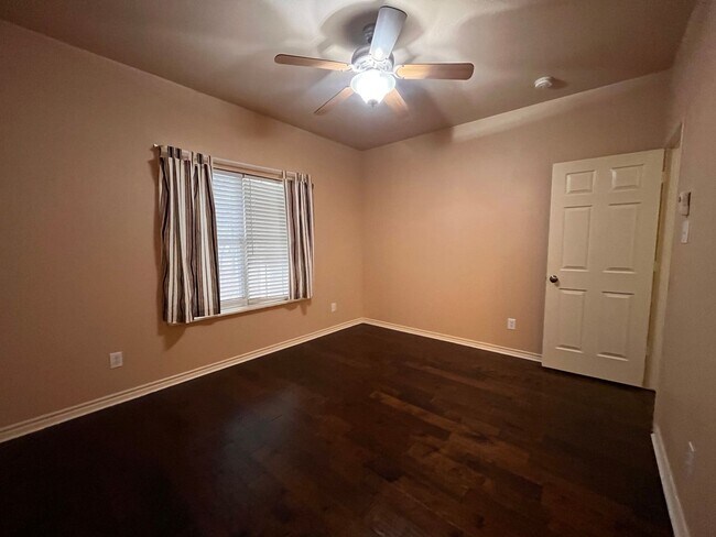 Building Photo - Gated Entry 5 bedroom, 3.5 Bath Home on 16+ Acres in Cleburne - Bring your horses and cattle!