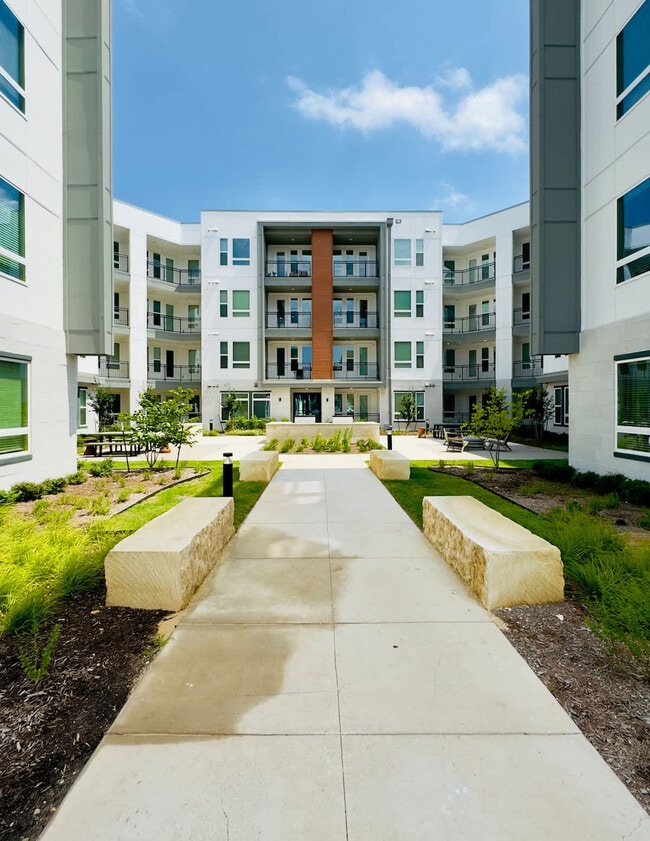 Building Photo - 12208 Tech Ridge Blvd