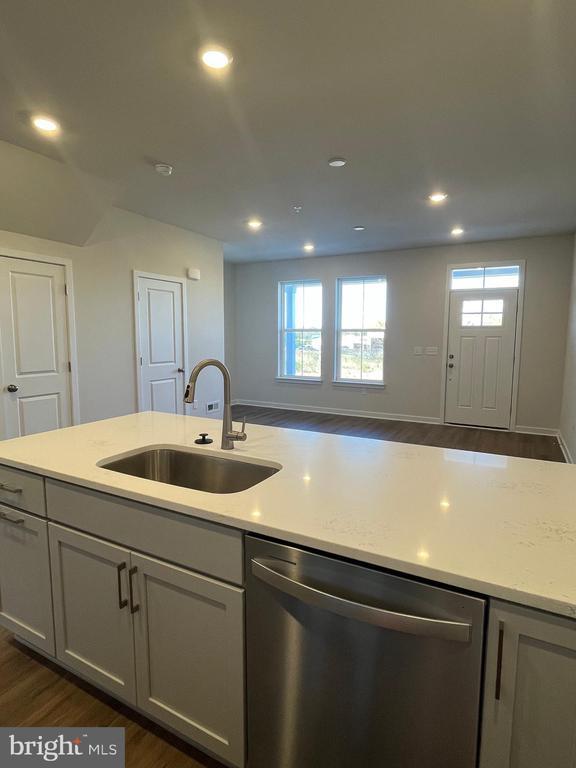 Building Photo - 741 Platinum Dr