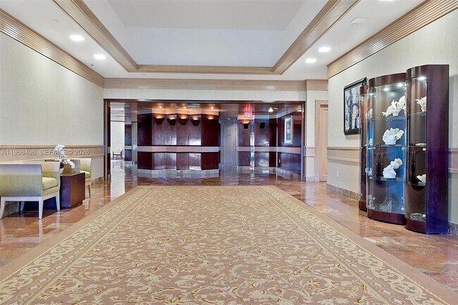 Building Photo - 16445 Collins Ave