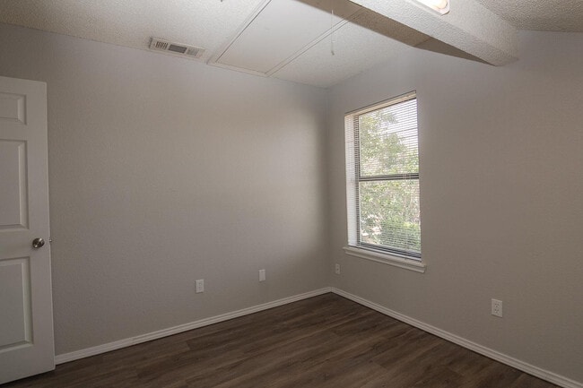 Building Photo - 5726 94th St